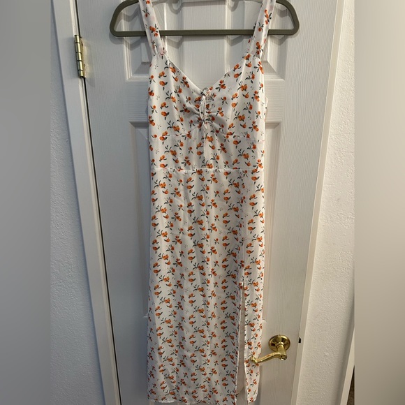 Abercrombie & Fitch Dresses & Skirts - Abercrombie Peach Print Midi Dress with Slit